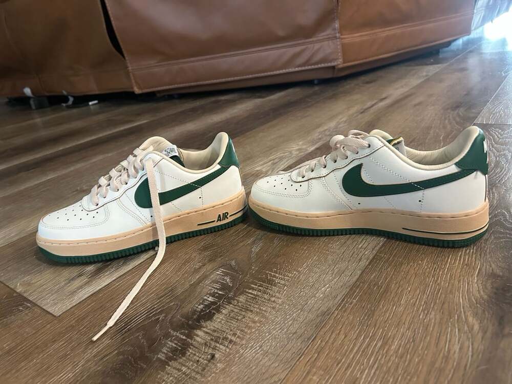 Nike Wmns Air Force 1 Low Vintage Gorge Green Size 7.5 Sail Sesame